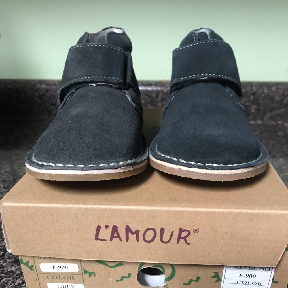 L’AMOUR boys shoes size 10